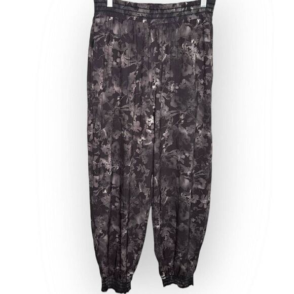 Athleta Women's Savannah Jogger in Lumen Floral Black size 8 - Picture 3 of 9